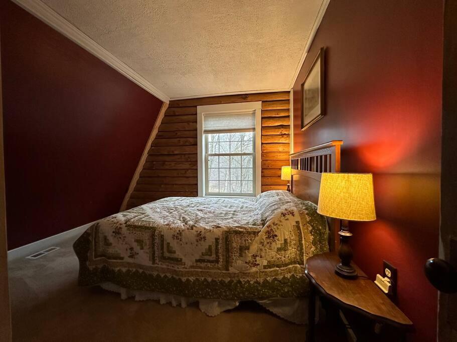 Weekend Getaway, Family Vacation Comfort * Guys Mills