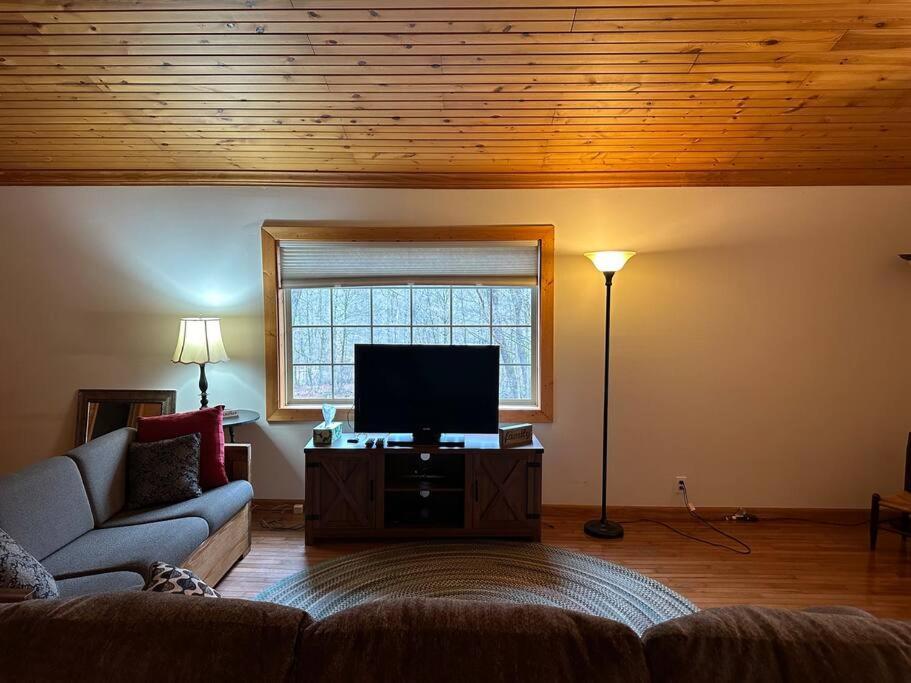 Weekend Getaway, Family Vacation Comfort Guys Mills